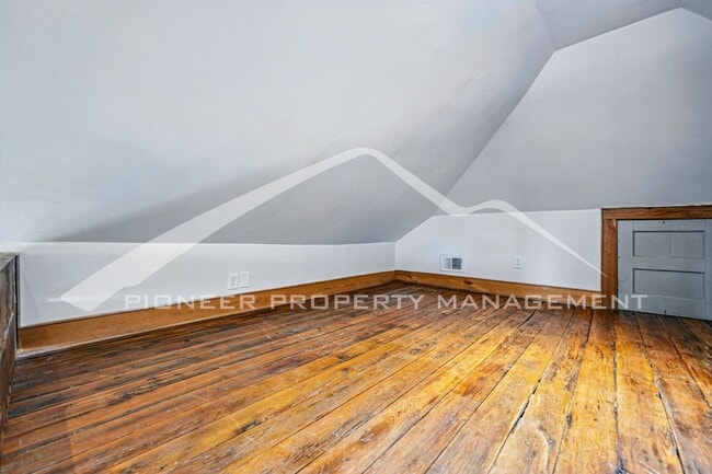Building Photo - 3415 Arapahoe St
