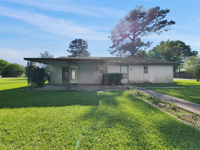 Building Photo - 2295 Chester St