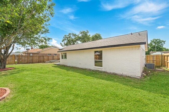 Building Photo - 11819 Ryewater Dr
