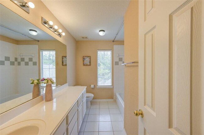 Building Photo - 6114 Breezy Hollow Ln