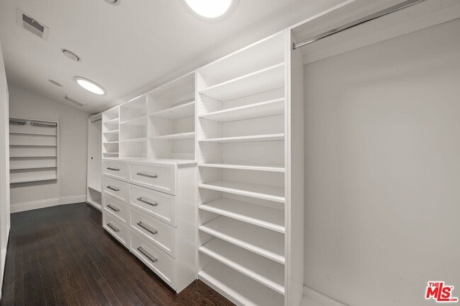 Building Photo - 9023 Alto Cedro Dr