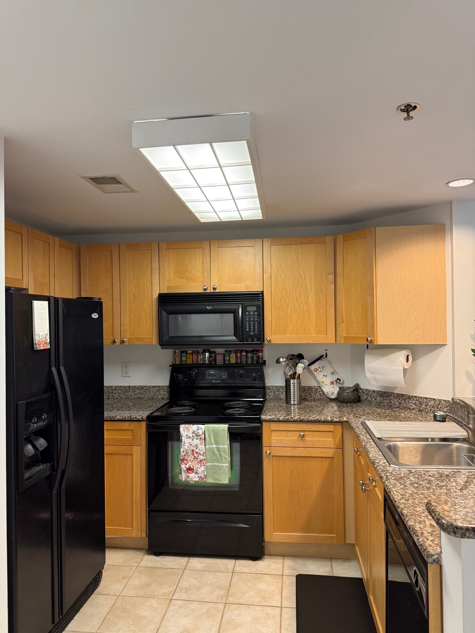 Building Photo - 777 7th St NW