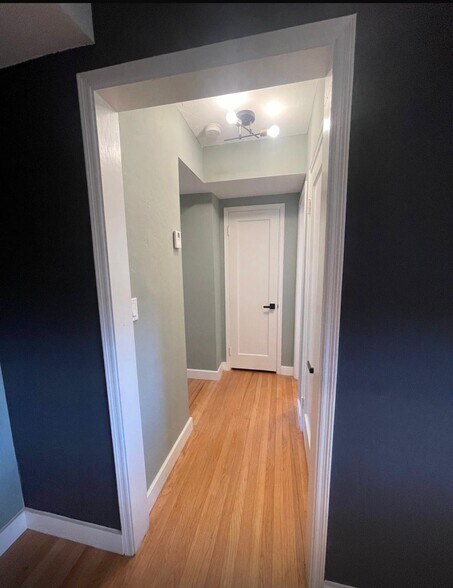 Building Photo - 9160 NE 8th Ave