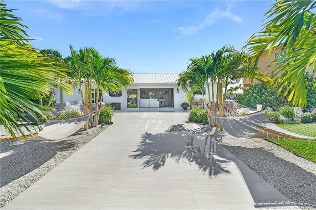 Building Photo - 1425 SW Egret Way