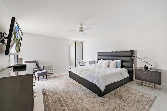 Building Photo - 5070 N Ocean Dr