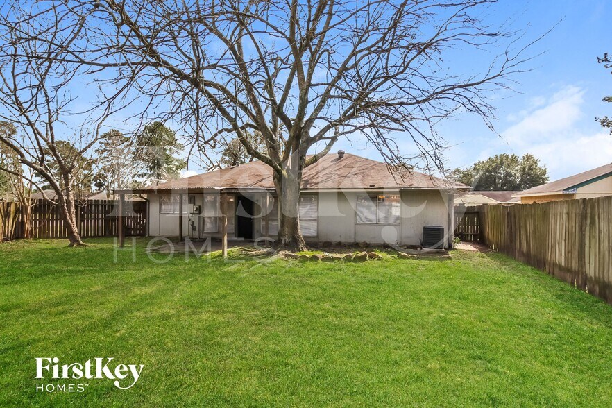 Building Photo - 4118 Pinebridge Ln
