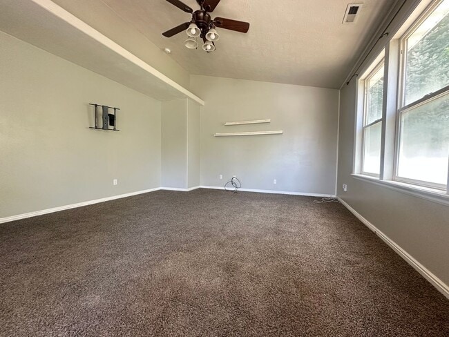 Building Photo - 3 Bed 1 Bath home in heart of Provo!