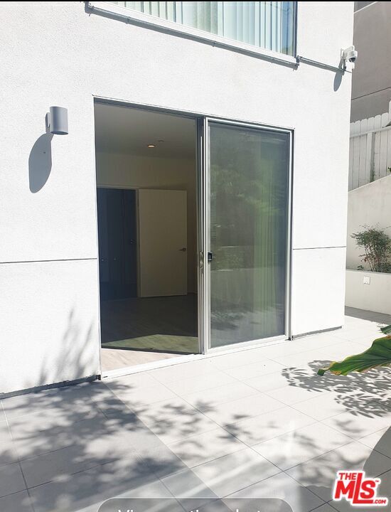 Building Photo - 1611 S Beverly Glen Blvd