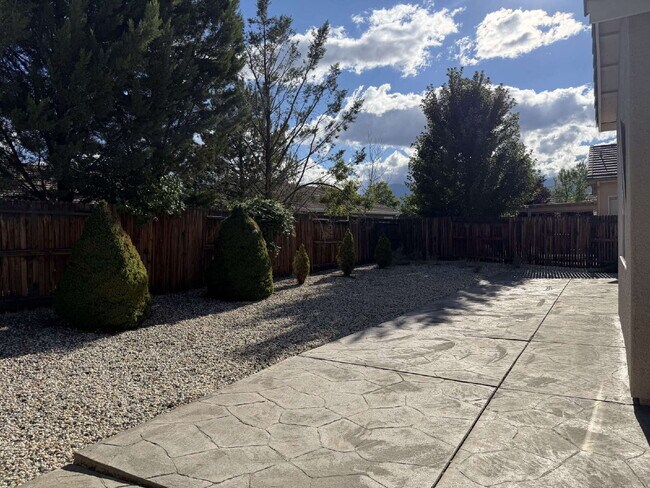Building Photo - South Reno Home with 4 Bedrooms + 3 Car Garage!