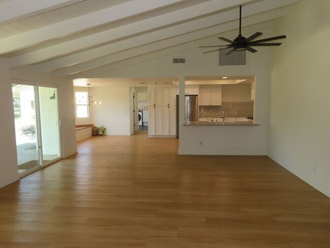 Building Photo - 29710 Vallejo Ave