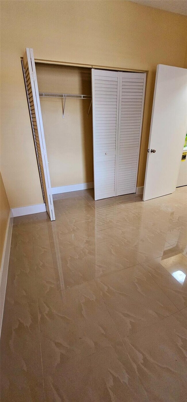 Building Photo - 1881 NW 96th Terrace