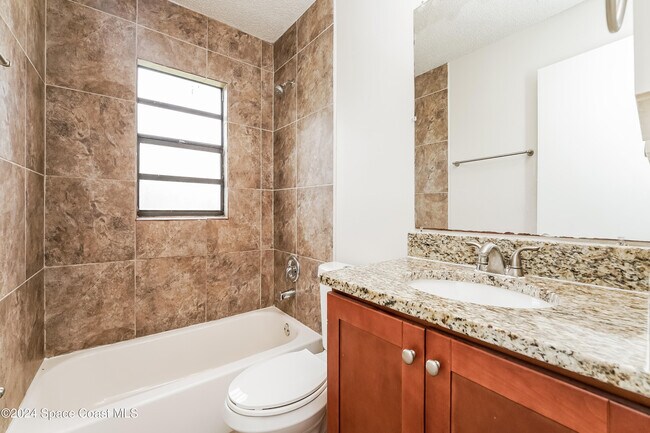 Building Photo - 1810 Pace Dr NW