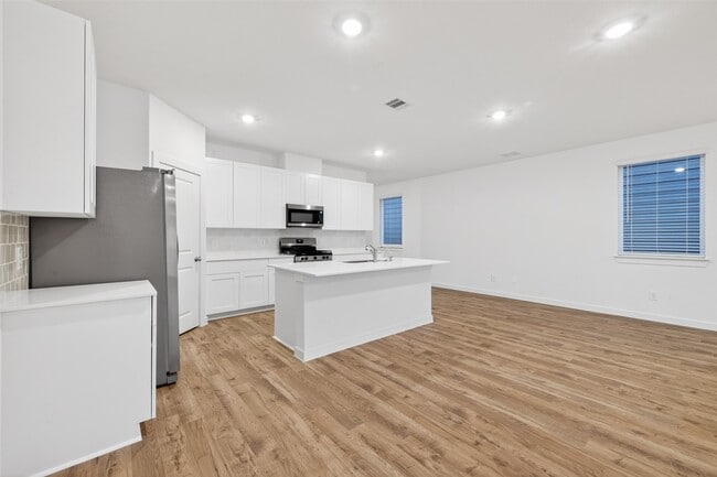 Building Photo - 28142 Meadowlark Sky Dr