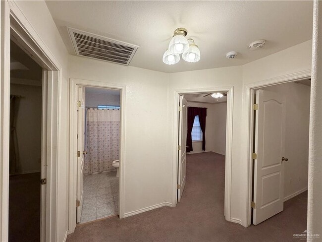 Building Photo - 25 Laurel Ave