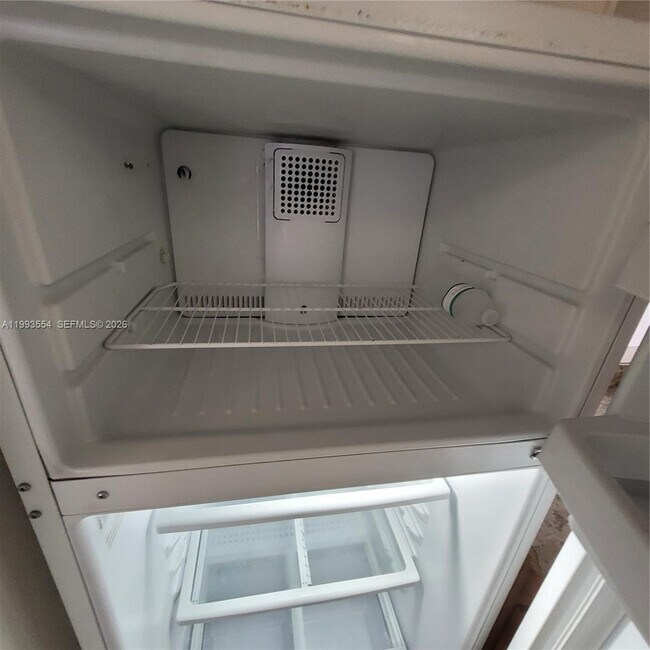 Building Photo - 10090 NW 80th Ct