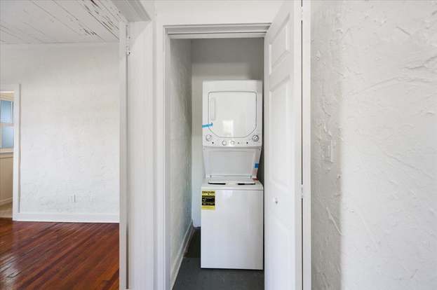 Building Photo - 301 Central Dr