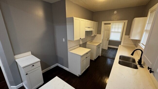 Building Photo - 3244 Spottswood Ave