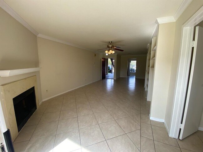 Building Photo - 6666 Harbor Town Dr