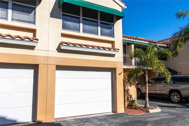 Building Photo - 824 Padua Ln