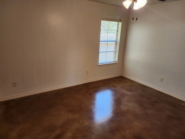Building Photo - 13372 Country Meadow Ln