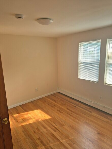 Building Photo - 93 Bowdoin St