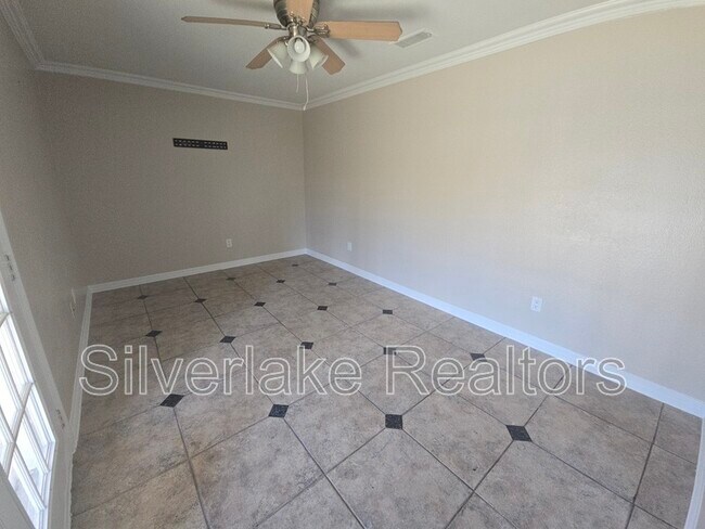 Building Photo - 2429 Salmon St