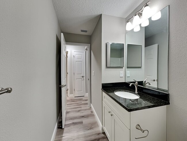 Building Photo - 238 W Ruska Pl