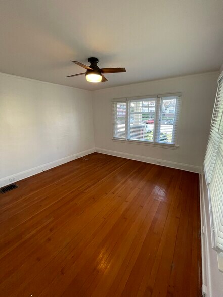 Building Photo - 508 S Catalina Ave