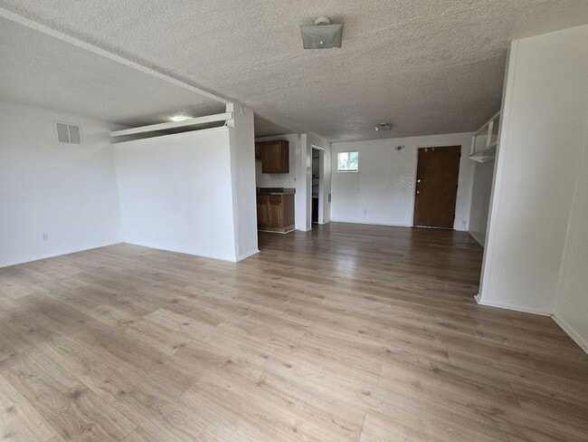 Building Photo - 130 Rose Ave