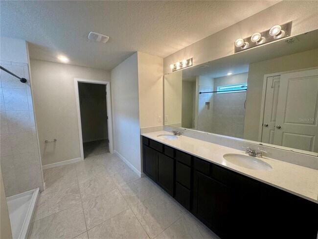 Building Photo - 1261 Regal King Dr