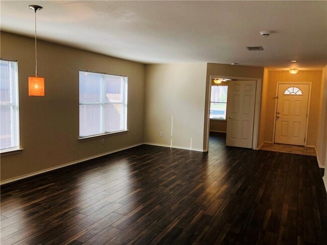 Building Photo - 1304 Water Spaniel Way