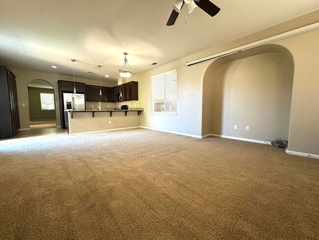 Building Photo - Spacious Home in Prime Turlock Location