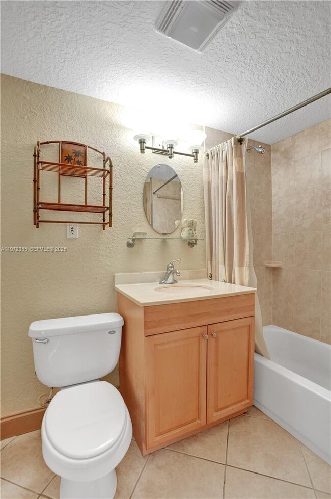 Building Photo - 744 NE 14th Ave