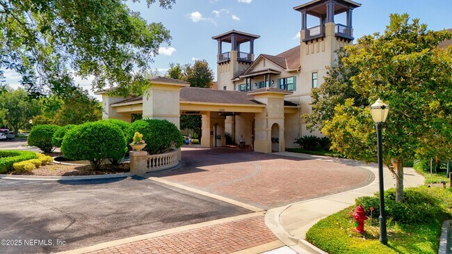 Building Photo - 945 Registry Blvd