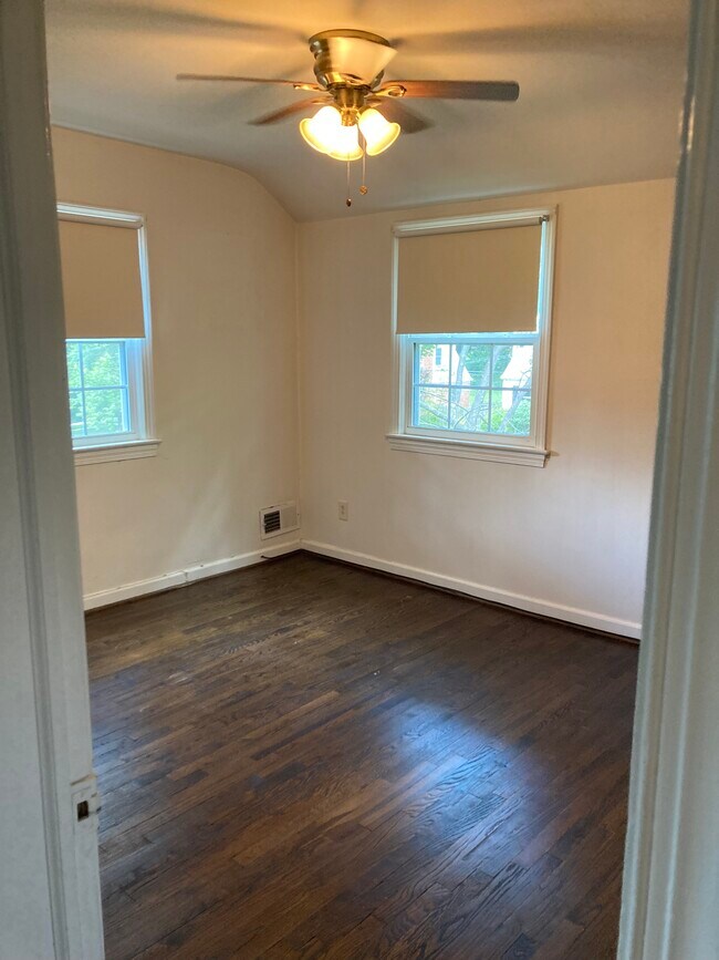 Bed 2 - 2604 Parker Ave