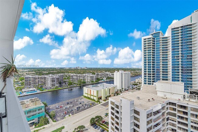 Building Photo - 3535 S Ocean Dr