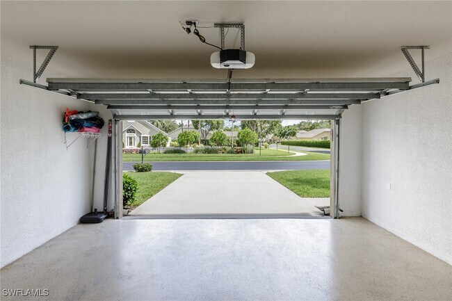 Building Photo - 5502 Greenwood Cir