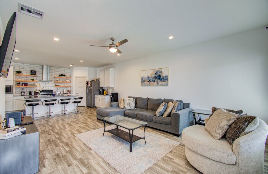 Building Photo - 12806 Rainham Ln