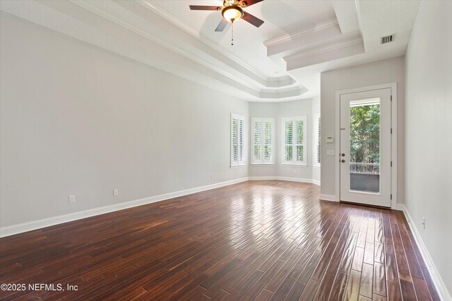Building Photo - 713 Carthage Pl