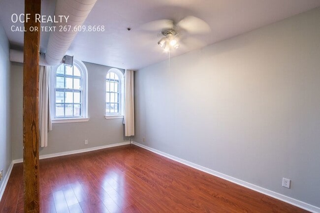 Building Photo - 301 Race St