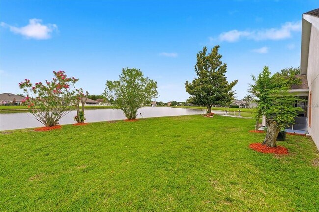 Building Photo - 2819 Maguire Dr