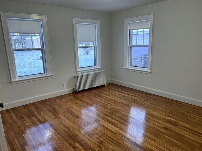 Building Photo - 20-22 Randall Avenue Unit 1