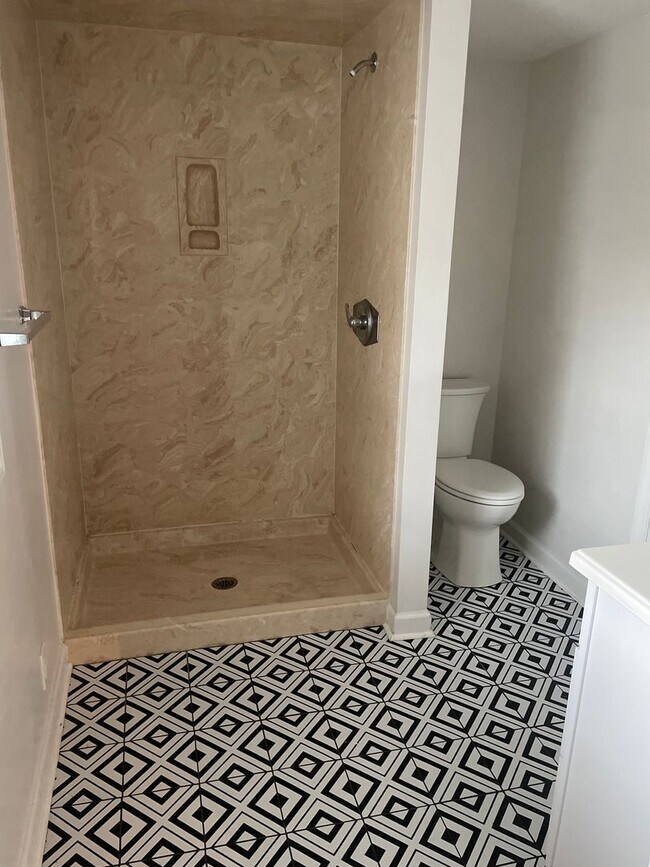 Building Photo - 2812 Kecoughtan Rd