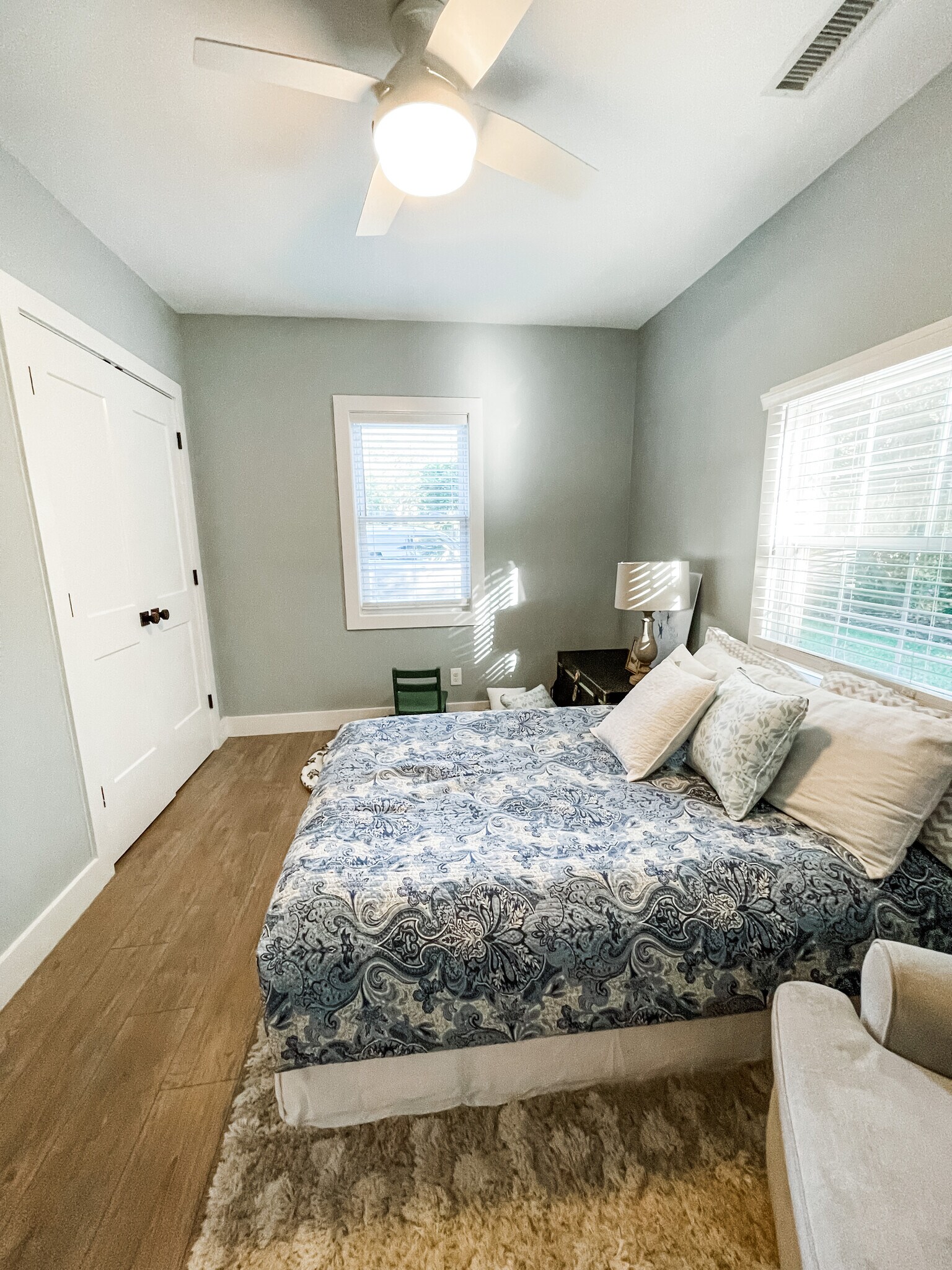 Guest room/office off of living room - 303 Woodland Shores Rd