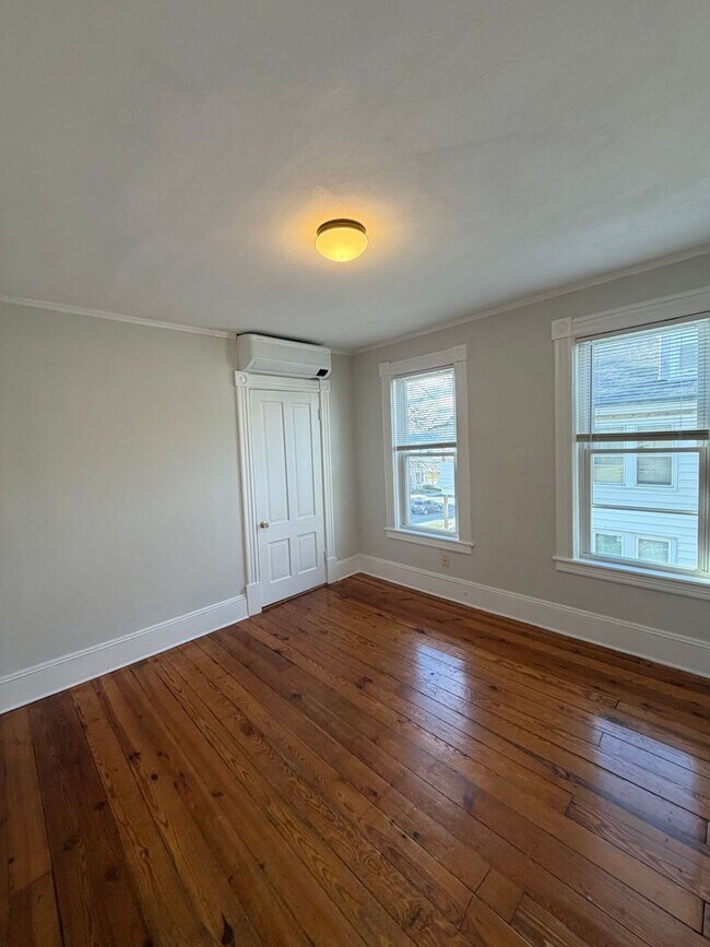 Building Photo - 27-29 Dalton Ave