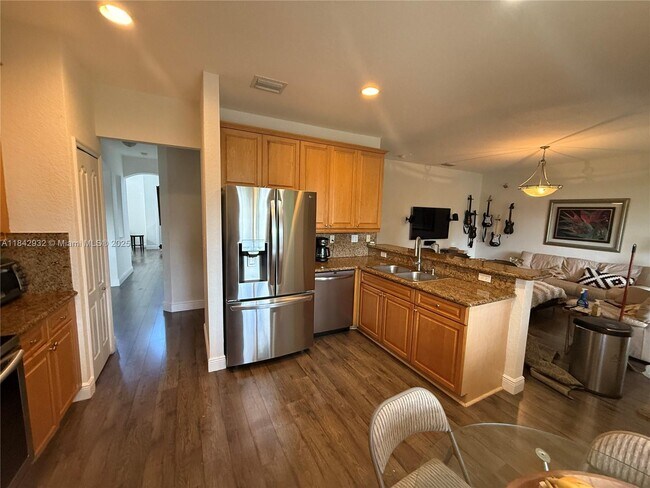 Building Photo - 7051 SW 162nd Ct
