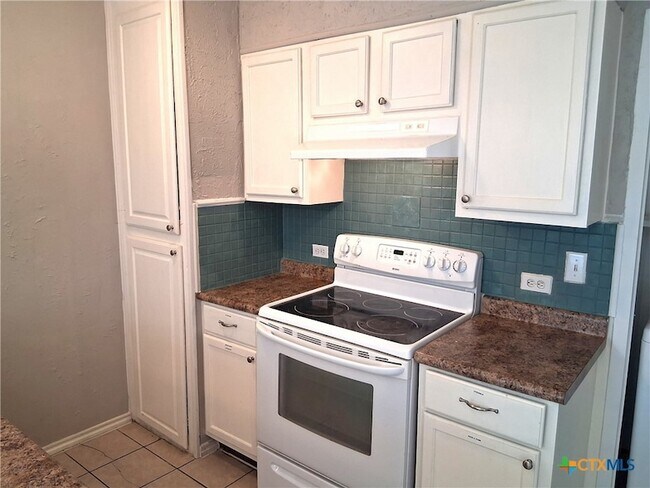 Building Photo - 1109 Elyse Dr
