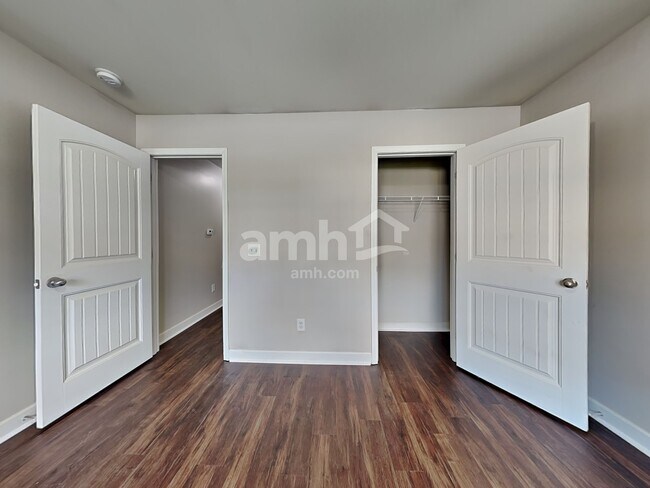 Building Photo - 4 Milo Ct