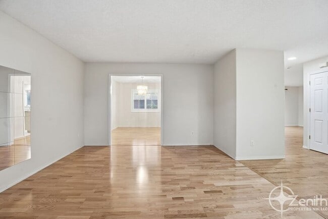 Building Photo - 5322 NE 69th Cir