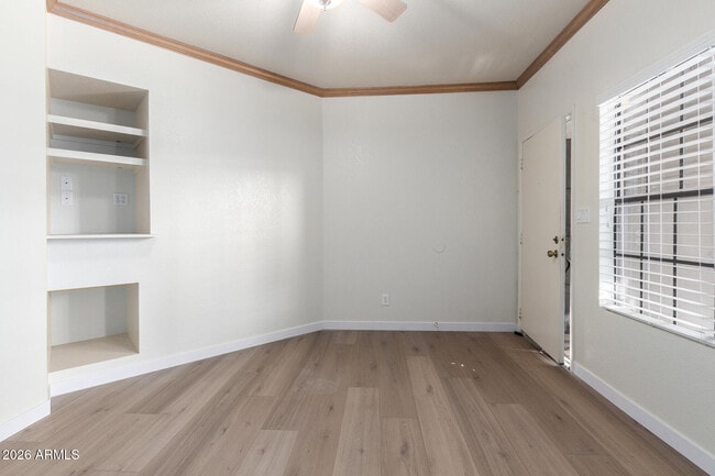 Building Photo - 1126 W Elliot Rd